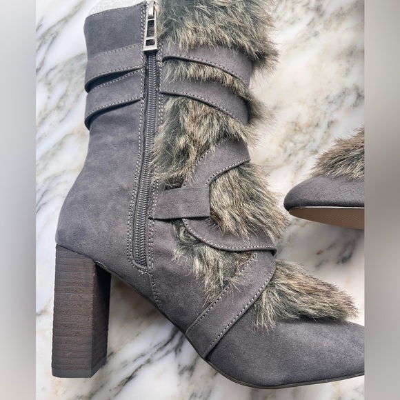New! Women's Charles By Charles David Alberta Gray Microsuede Faux Fur Boot - Picture 4 of 14